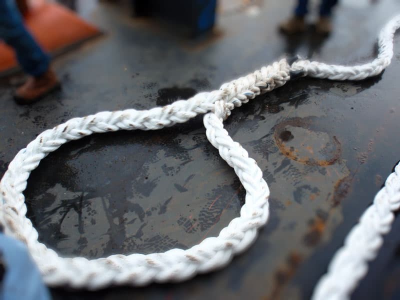 Mooring rope splicing on Meindo barge